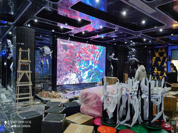 高青室内P2.5全彩显示屏